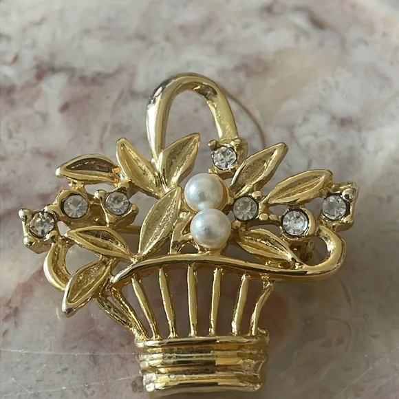 EUC~Vintage Set Of 4 Gold Plated & Pearl Various Brooch Pins - Picture 4 of 6